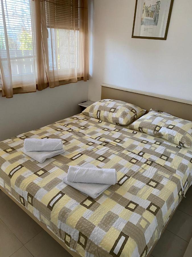 Apartmani Sara Omišalj Buitenkant foto
