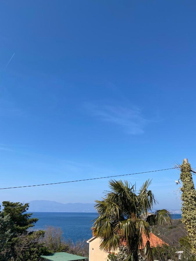 Apartmani Sara Omišalj Buitenkant foto