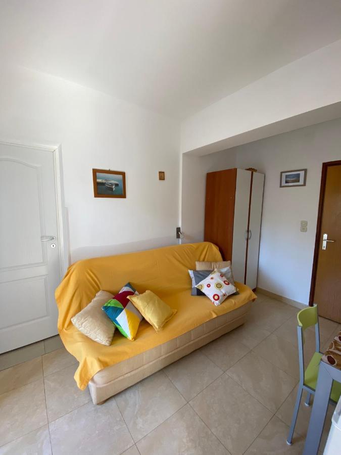 Apartmani Sara Omišalj Buitenkant foto