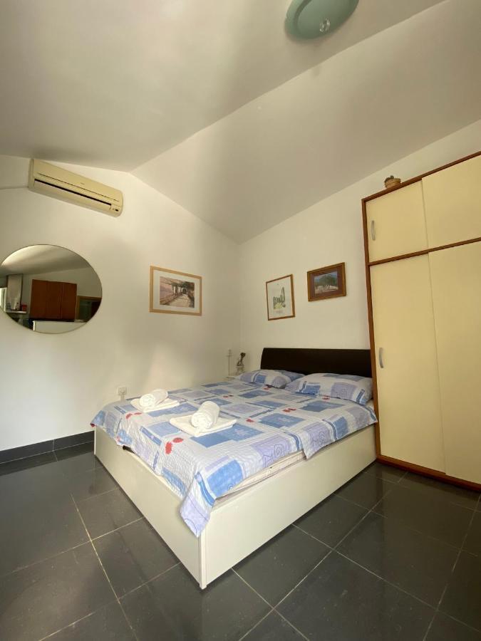Apartmani Sara Omišalj Buitenkant foto